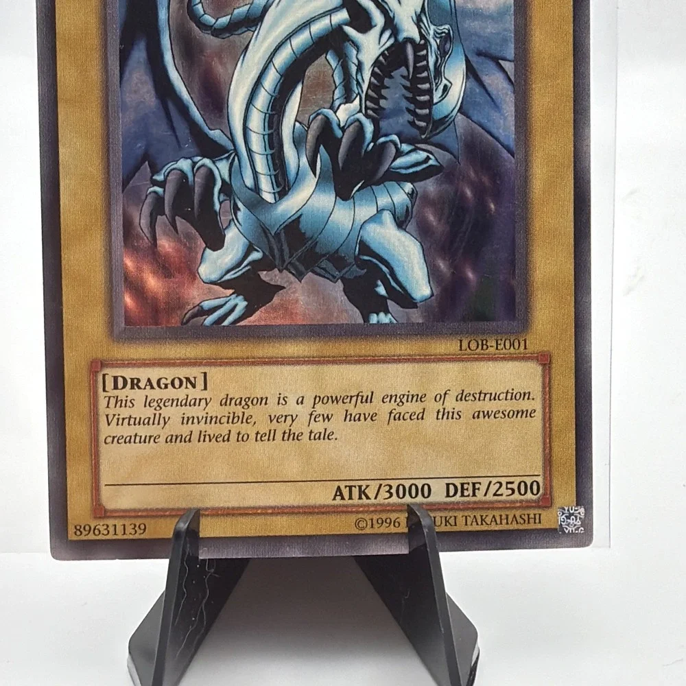 Yugioh Blue-Eyes White Dragon LOB-E001 Ultra Rare